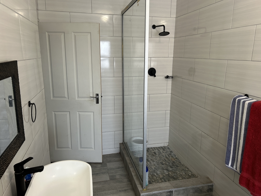 4 Bedroom Property for Sale in Kingston Western Cape